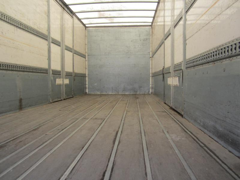 Autocarro furgonato Renault Midlum 220 DXI