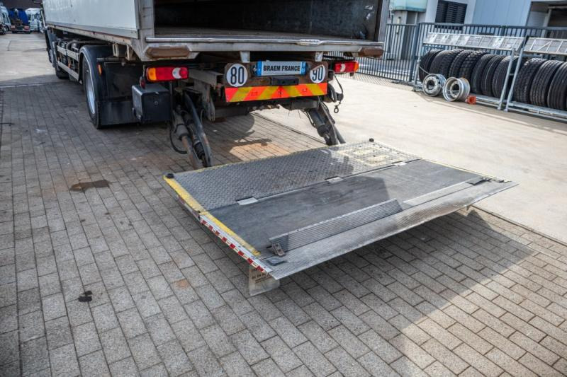 Autocarro furgonato Renault PREMIUM 340DXI+E5+HAYON