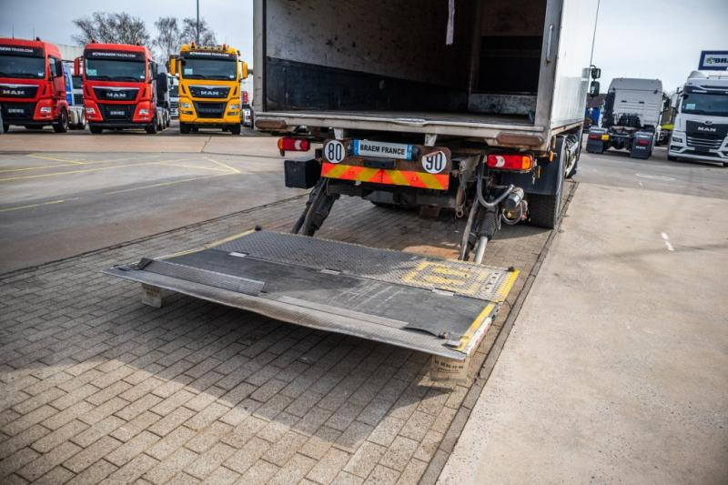 Autocarro furgonato Renault PREMIUM 340DXI+E5+HAYON