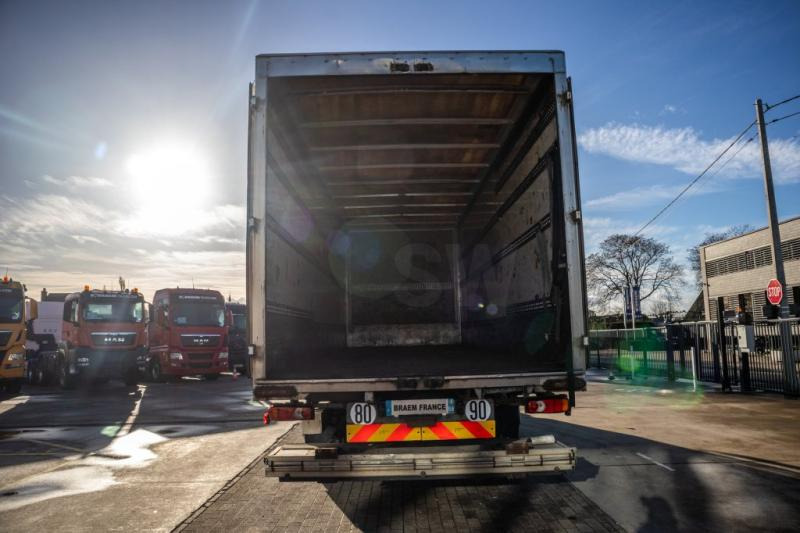 Autocarro furgonato Renault PREMIUM 340 DXI+E5