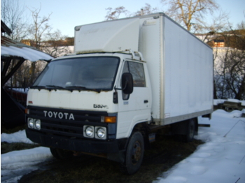 Toyota Dyna - Autocarro furgonato