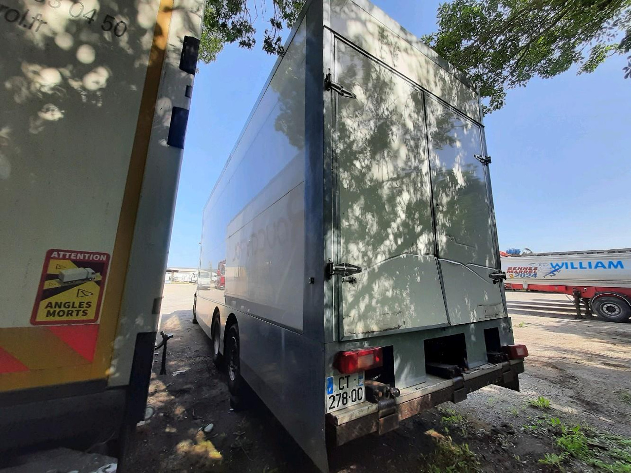 Autocarro furgonato VOLVO FH 480 PORTEUR