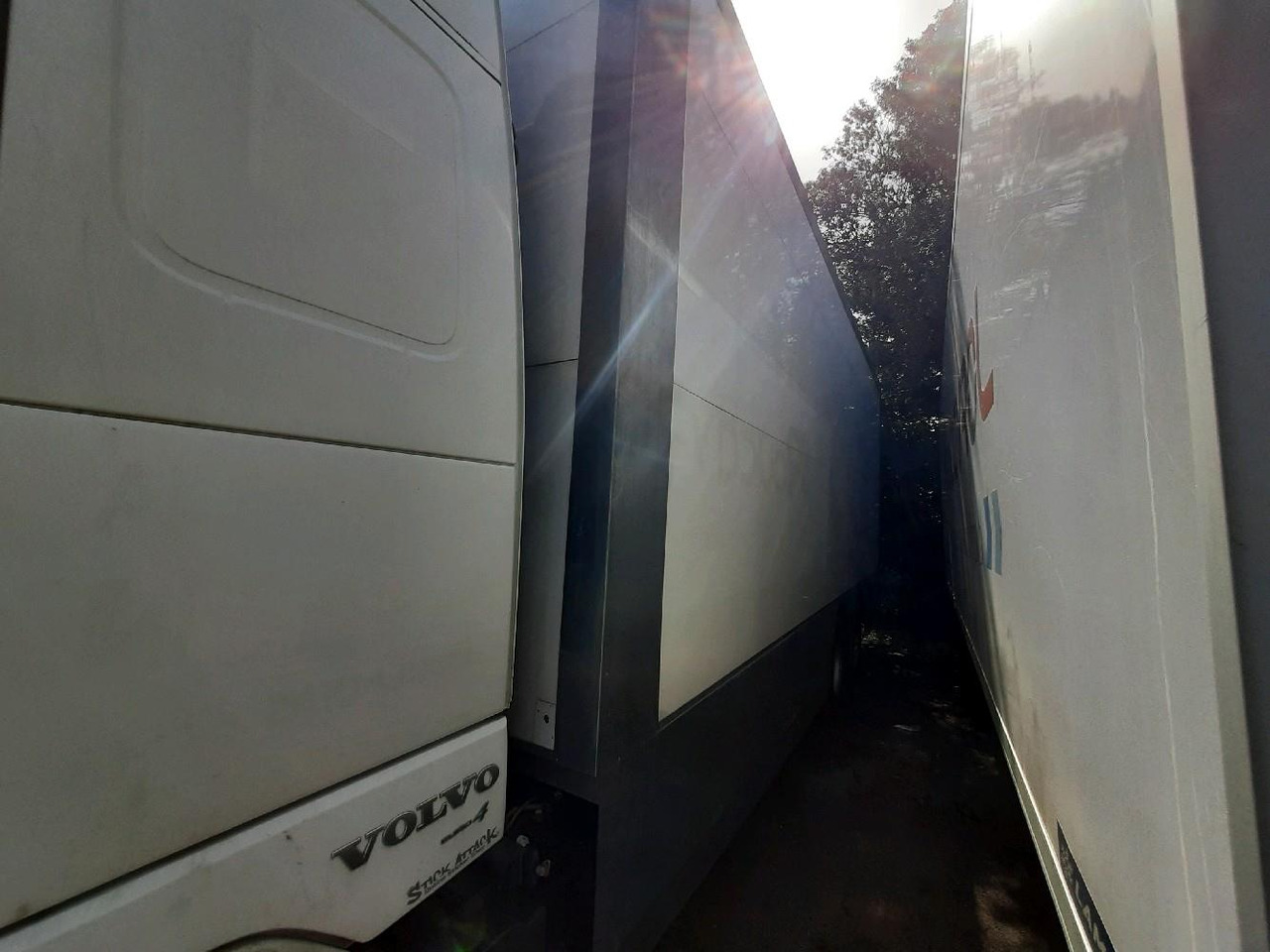 Autocarro furgonato VOLVO FH 480 PORTEUR