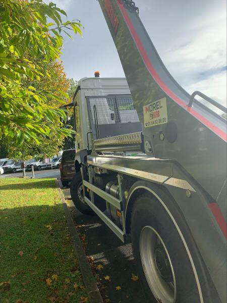 Autocarro multibenna Mercedes Actros 1835