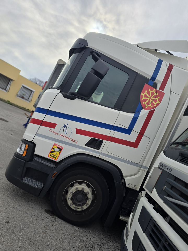 Autocarro portacontainer/ Caisse interchangeable SCANIA R 450