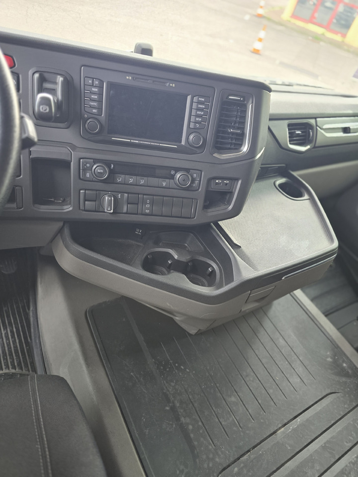 Autocarro portacontainer/ Caisse interchangeable SCANIA R 450