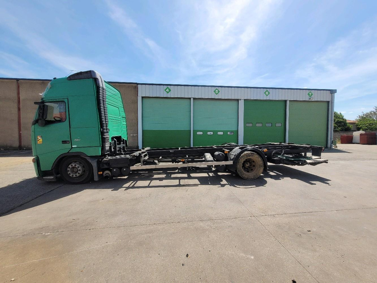 Autocarro portacontainer/ Caisse interchangeable VOLVO FH12 420 GLOBETROTTER