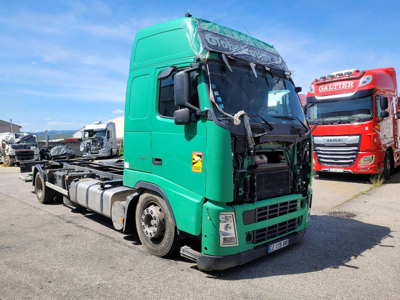 Autocarro portacontainer/ Caisse interchangeable VOLVO FH12 420 GLOBETROTTER