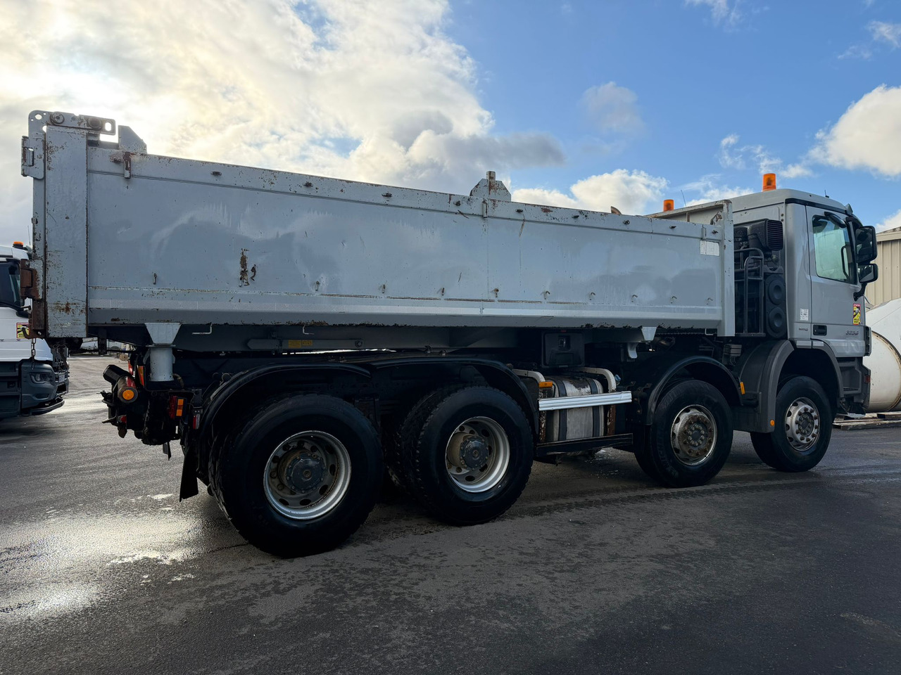 Autocarro ribaltabile Camion porteur bi-benne AX-614-PE