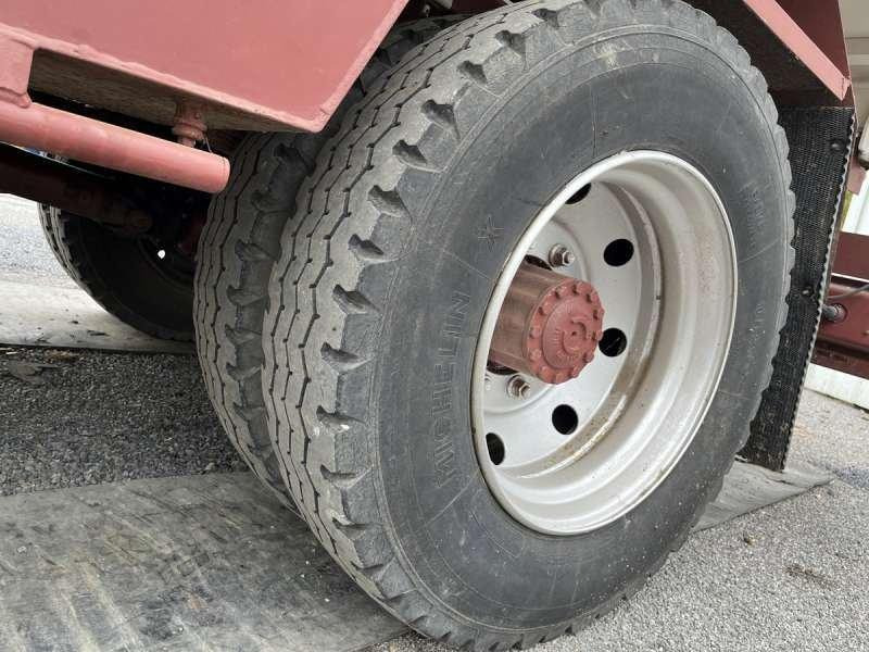 Autocarro ribaltabile Iveco GRUE TECTOR 130E18