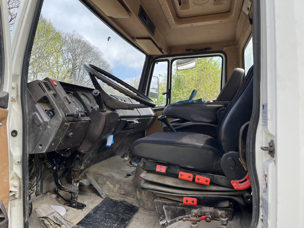 Autocarro ribaltabile MERCEDES-BENZ 1314 benne 4x4