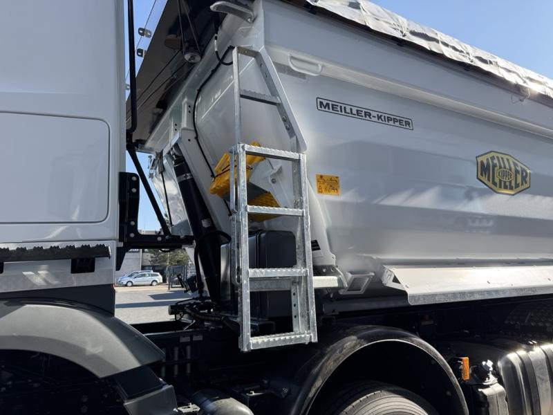 Autocarro ribaltabile Mercedes 4145K