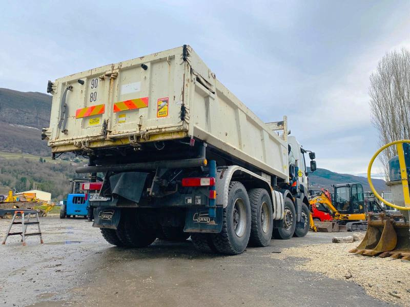 Autocarro ribaltabile RENAULT KERAX 8x4 520 BIBENNE CIF GRUE CORMACH