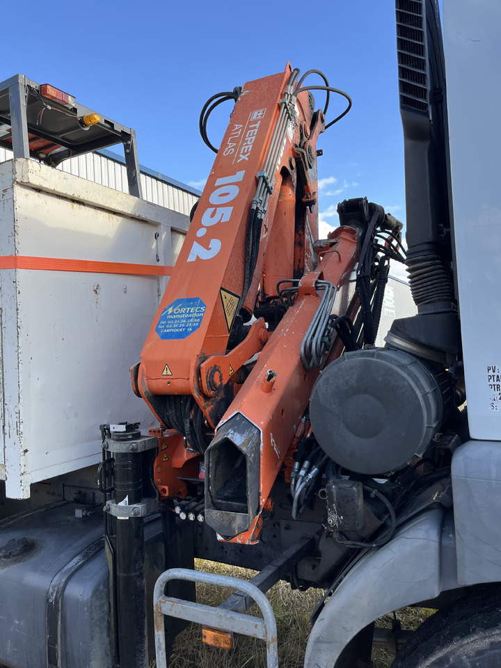 Autocarro ribaltabile RENAULT Kerax 370dci 4x2 19T benne grue