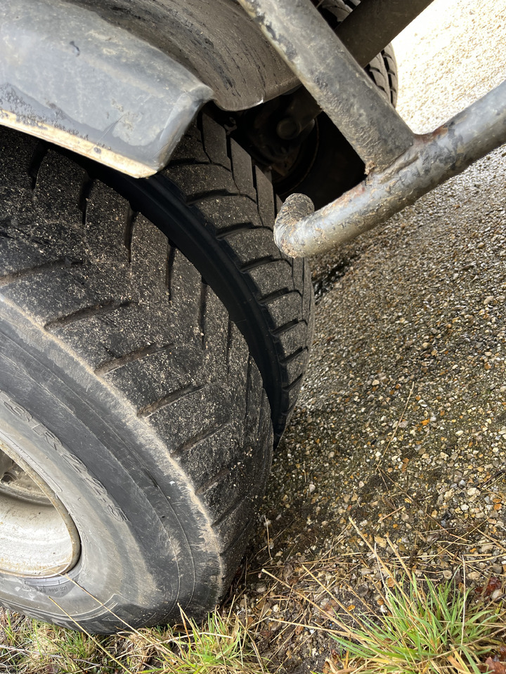 Autocarro ribaltabile RENAULT Kerax 370dci 4x2 19T benne grue