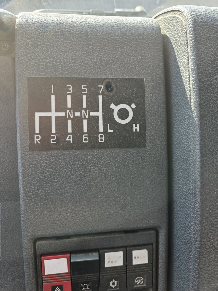 Autocarro ribaltabile Renault G250 4x4