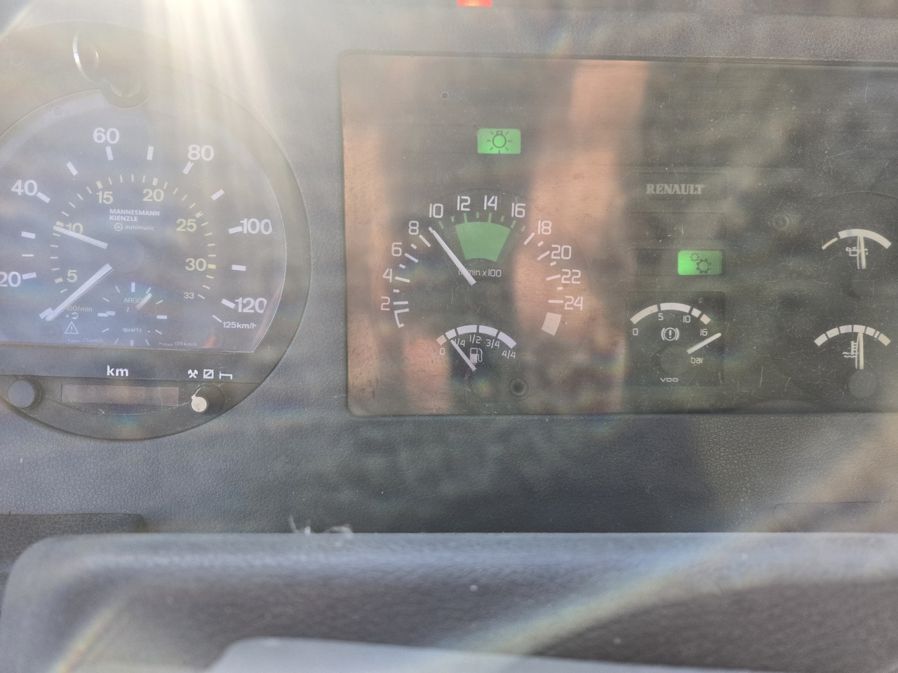 Autocarro ribaltabile Renault G300 / 4x4