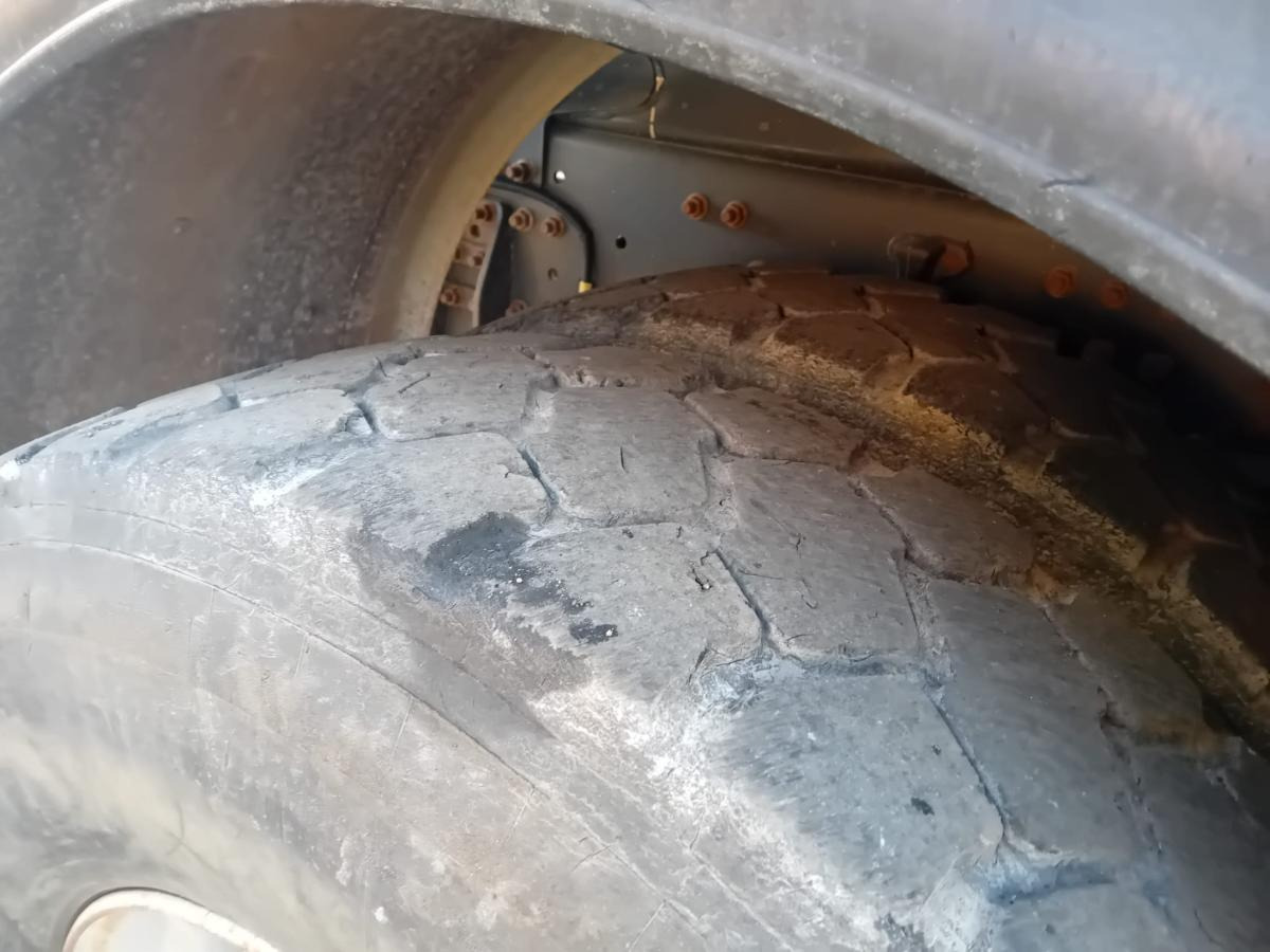 Autocarro ribaltabile Renault Kerax 410 DXI