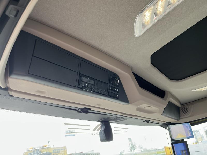 Autocarro scarrabile DAF XD 450 FAN