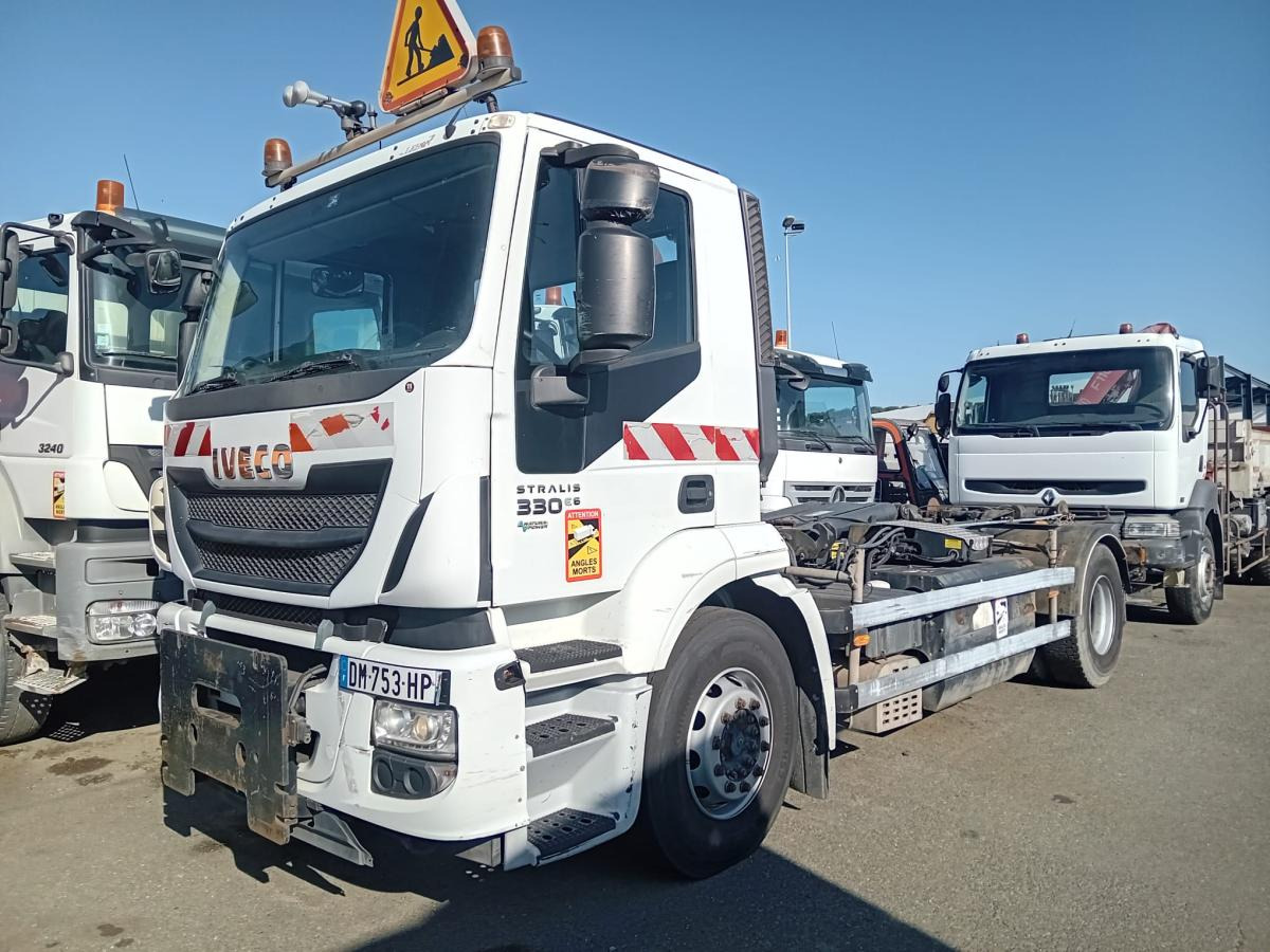 Autocarro scarrabile Iveco 330.36