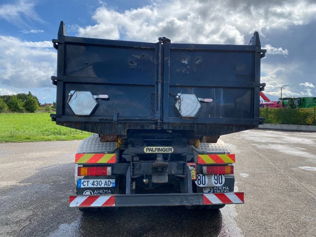 Autocarro scarrabile Iveco TRAKKER 410/EEV -PALFINGER PK13001-T18 endommagé