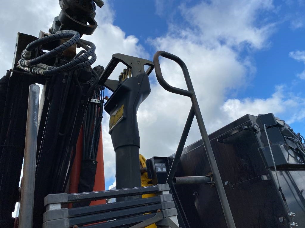 Autocarro scarrabile Iveco TRAKKER 410/EEV -PALFINGER PK13001-T18 endommagé