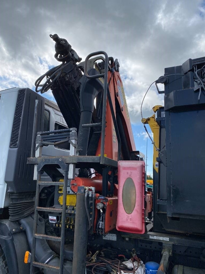 Autocarro scarrabile Iveco TRAKKER 410/EEV -PALFINGER PK13001-T18 endommagé