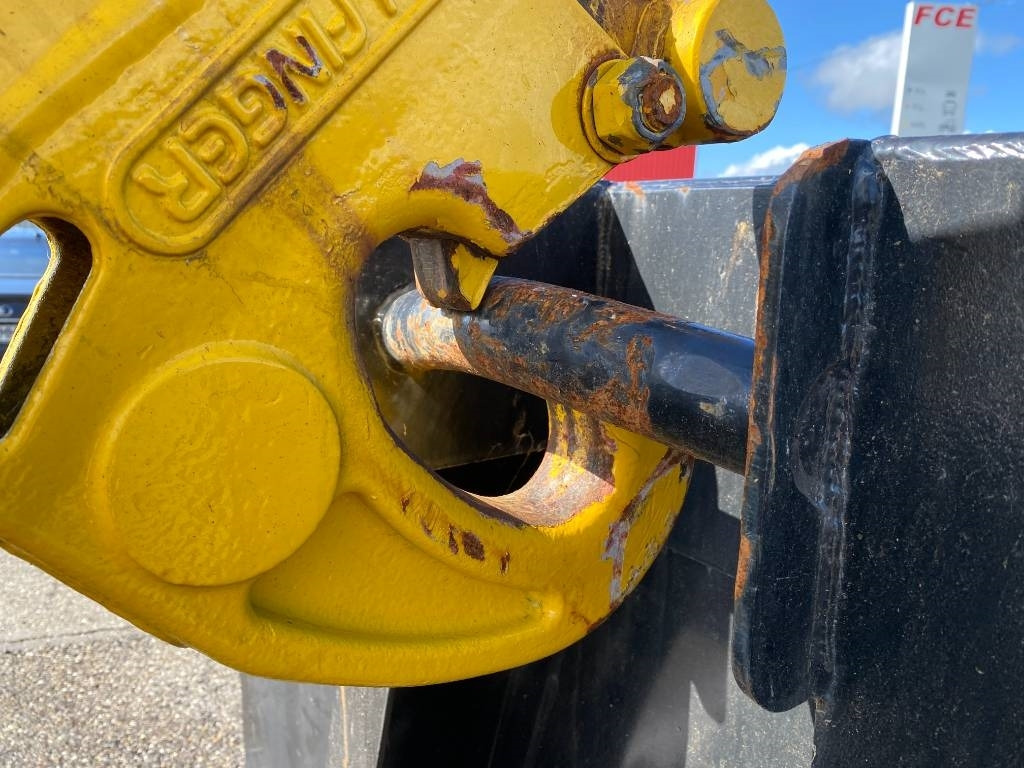 Autocarro scarrabile Iveco TRAKKER 410/EEV -PALFINGER PK13001-T18 endommagé