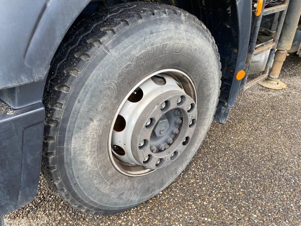 Autocarro scarrabile Iveco TRAKKER 410/EEV -PALFINGER PK13001-T18 endommagé