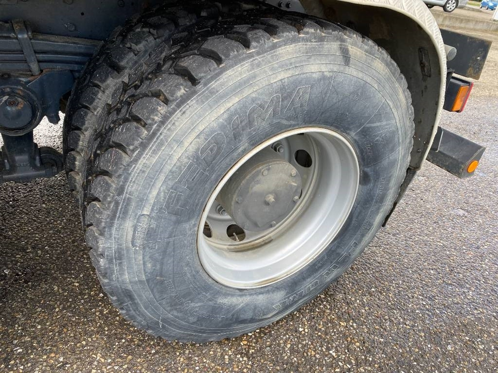 Autocarro scarrabile Iveco TRAKKER 410/EEV -PALFINGER PK13001-T18 endommagé