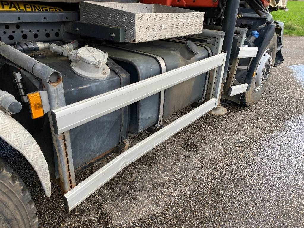 Autocarro scarrabile Iveco TRAKKER 410/EEV -PALFINGER PK13001-T18 endommagé