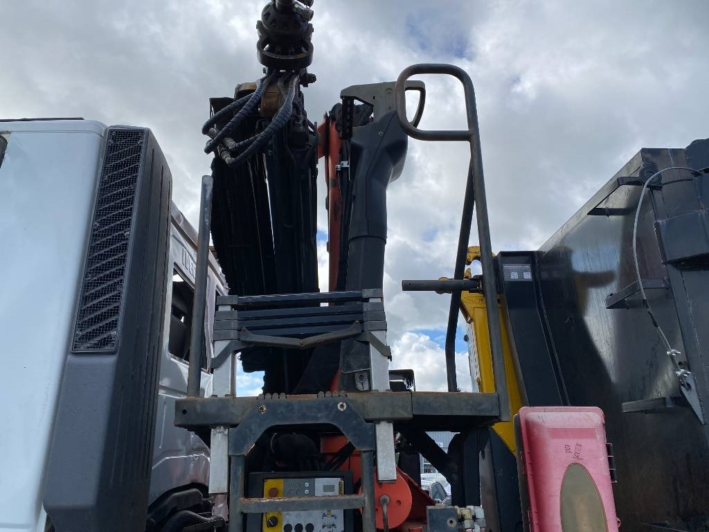 Autocarro scarrabile Iveco TRAKKER 410/EEV -PALFINGER PK13001-T18 endommagé