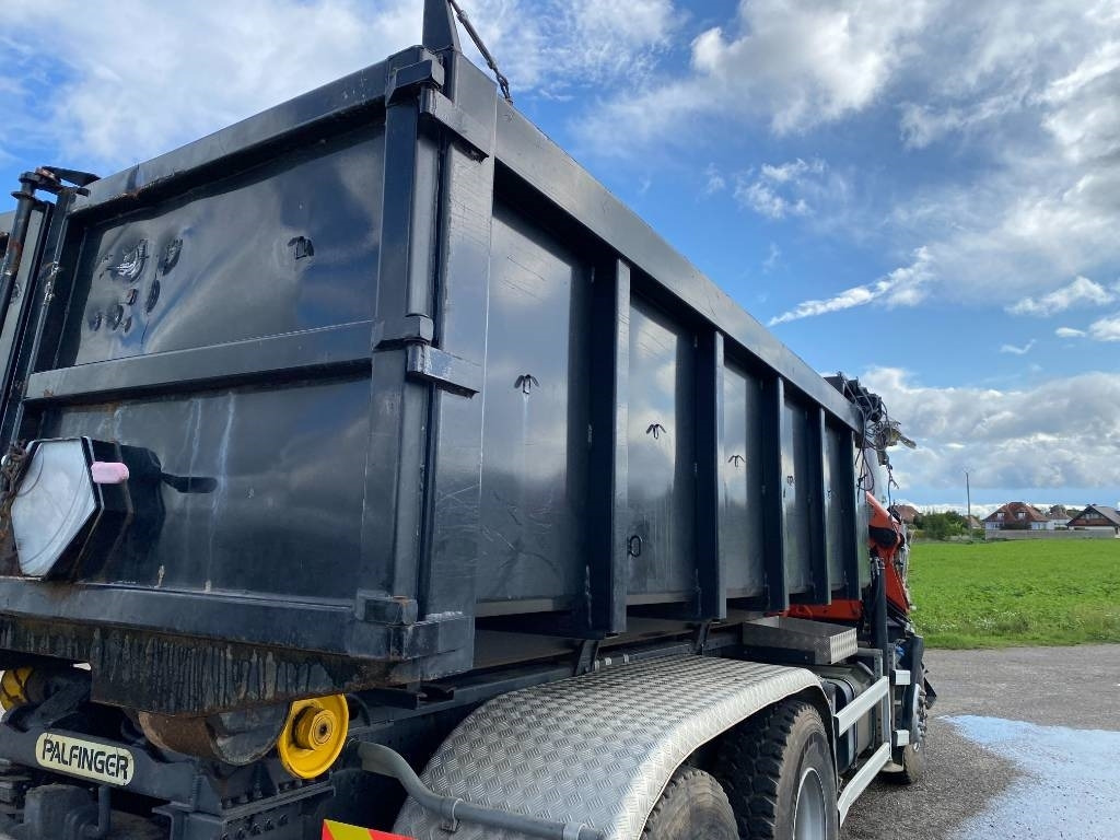 Autocarro scarrabile Iveco TRAKKER 410/EEV -PALFINGER PK13001-T18 endommagé