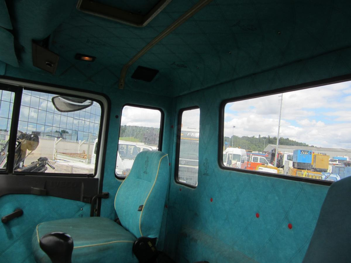 Autocarro scarrabile Iveco Unic