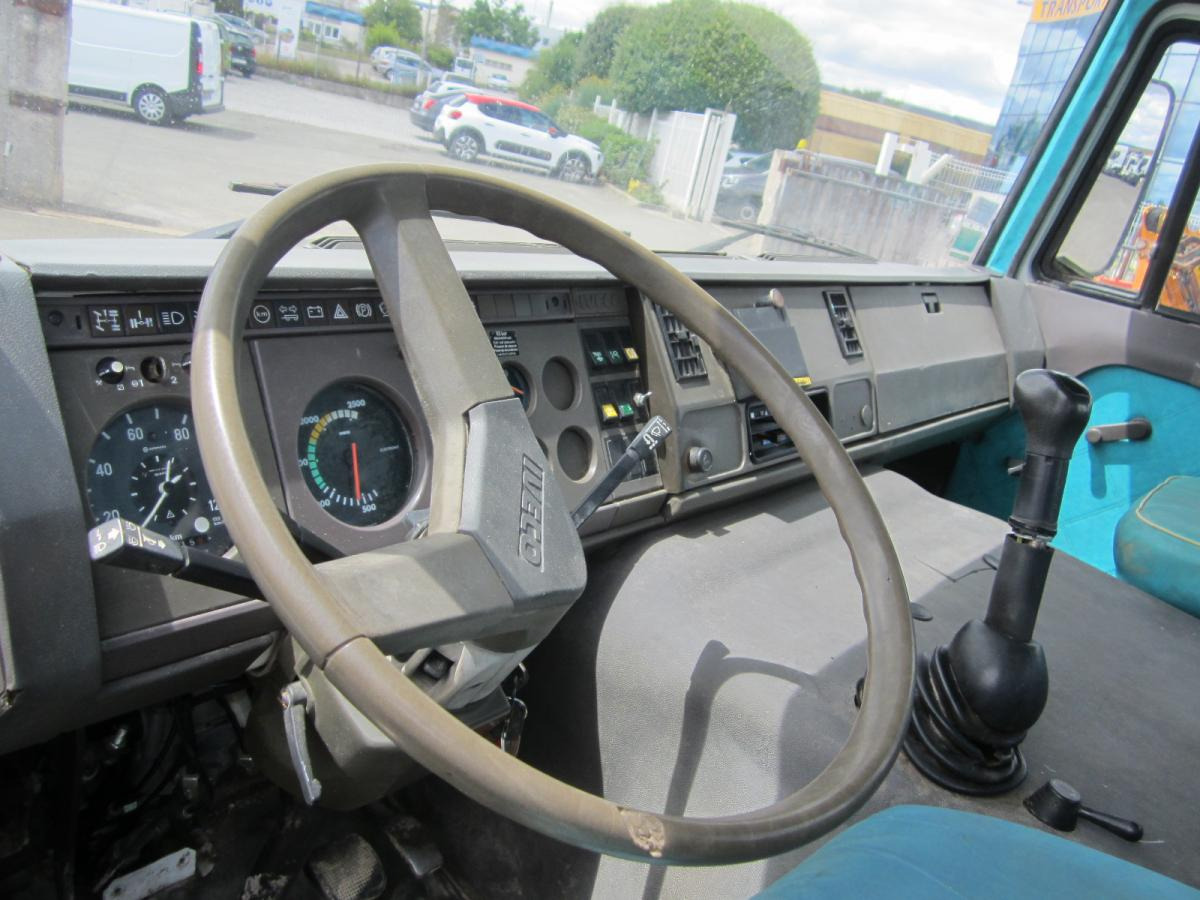 Autocarro scarrabile Iveco Unic