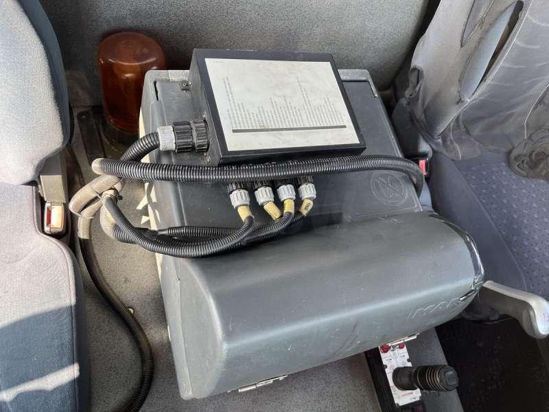 Autocarro scarrabile MAN TGA 35.440 8X4