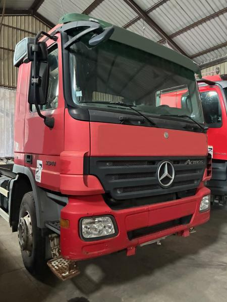 Autocarro scarrabile Mercedes 6X4 ACTROS  3341