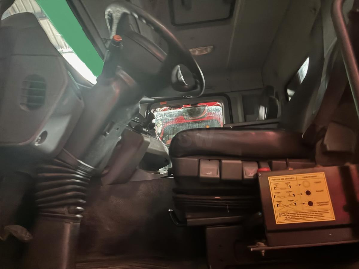 Autocarro scarrabile Mercedes 6X4 ACTROS  3341