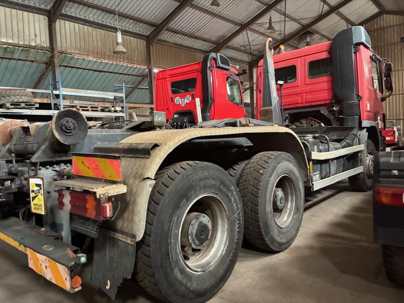 Autocarro scarrabile Mercedes 6X4 ACTROS  3341