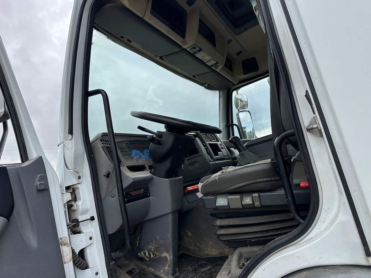 Autocarro scarrabile RENAULT KERAX 370 DCI