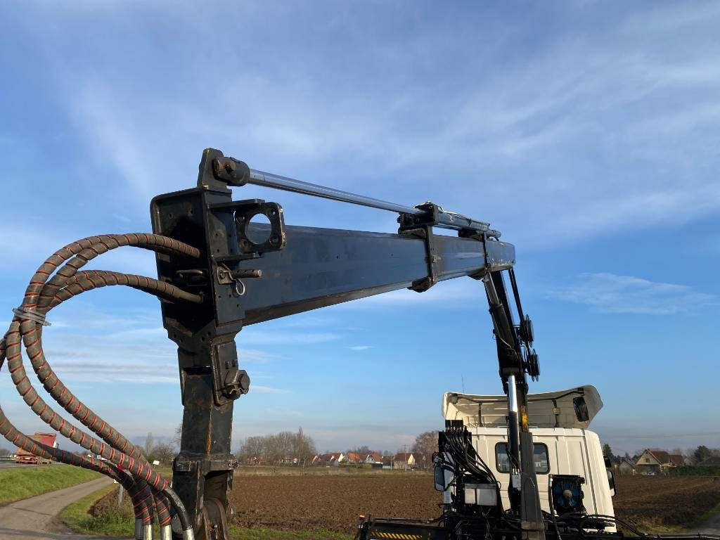 Autocarro scarrabile Scania P360/HYVALIFT/HIAB 144B a réparer