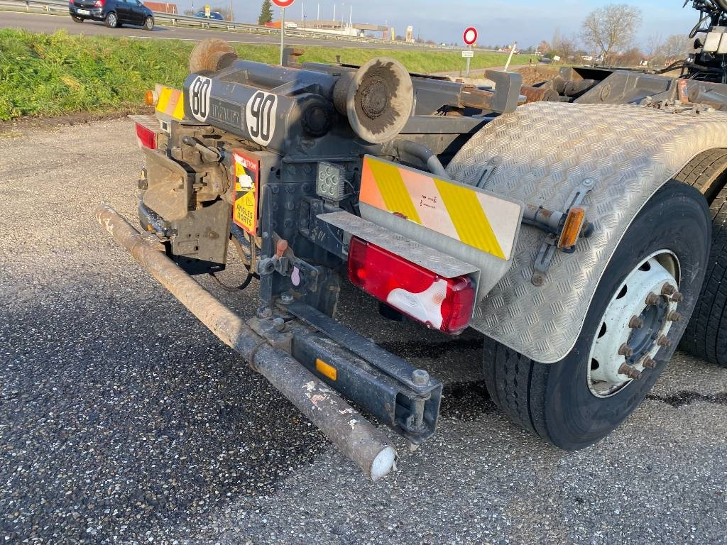 Autocarro scarrabile Scania P360/HYVALIFT/HIAB 144B a réparer