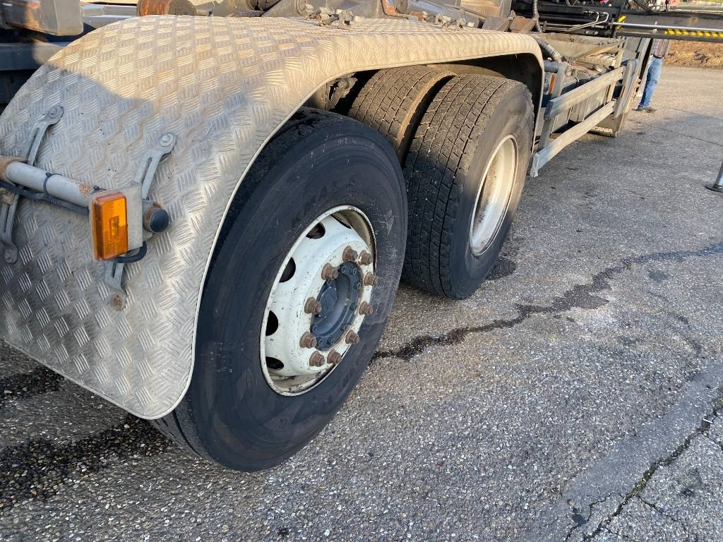 Autocarro scarrabile Scania P360/HYVALIFT/HIAB 144B a réparer