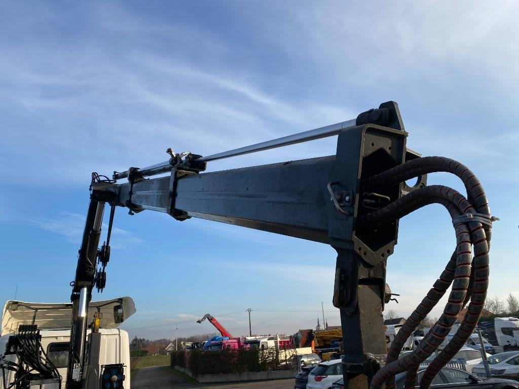 Autocarro scarrabile Scania P360/HYVALIFT/HIAB 144B a réparer