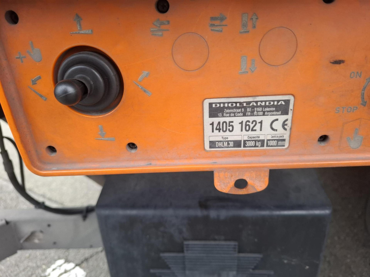 Autocarro telaio SCANIA SCANIA P250 Fourgon Hayon