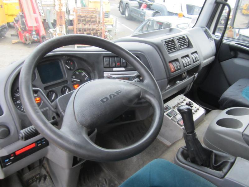 Autocarro trasporto bestiame DAF LF 220