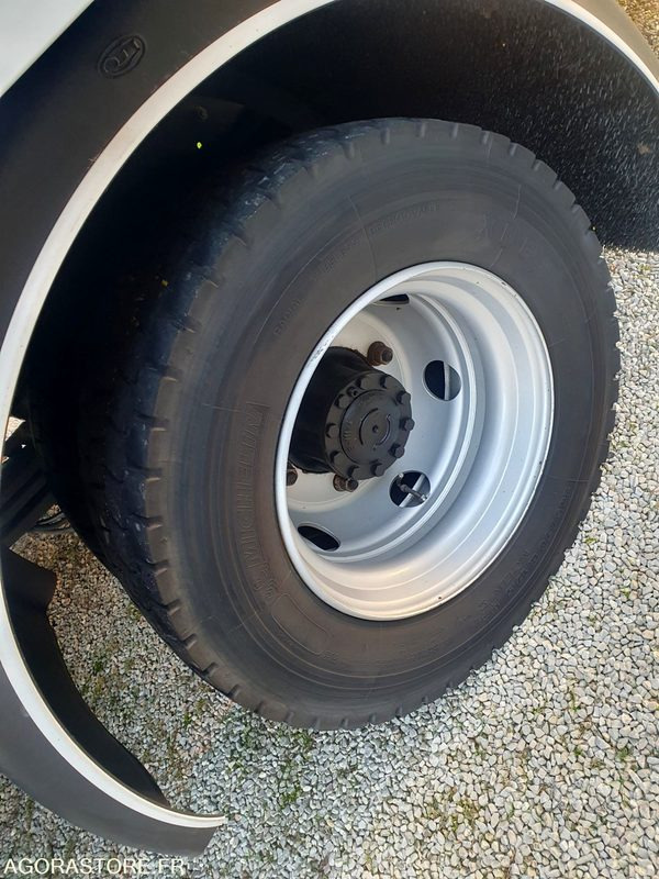 Camion CAMION PORTEUR RENAULT ATELIER ET BASE DE VIE