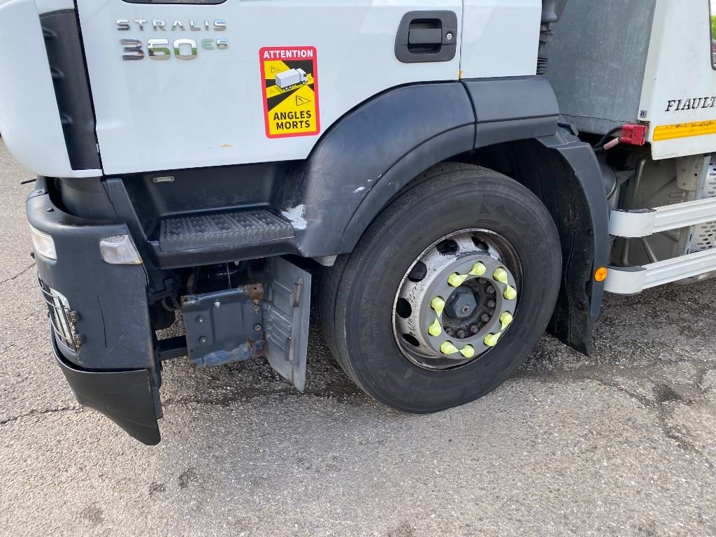 Camion bisarca Iveco STRALIS 360 e6 A Réparer