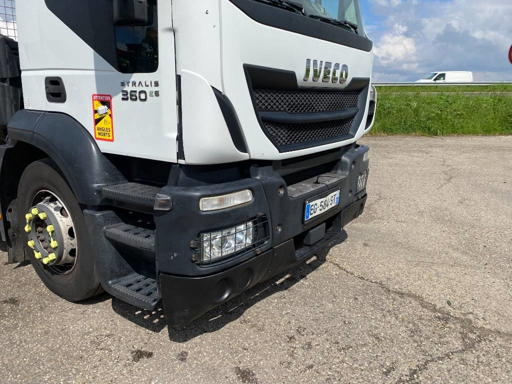 Camion bisarca Iveco STRALIS 360 e6 A Réparer