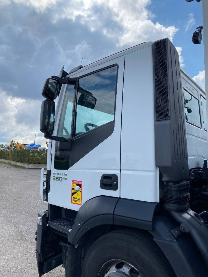 Camion bisarca Iveco STRALIS 360 e6 A Réparer